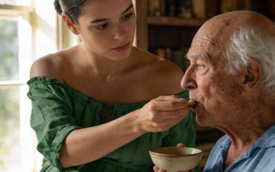 Ho sposato il mio vicino di 80 anni per salvare la sua casa… e poi sono rimasta incinta e la sua famiglia è venuta a chiedermi il sangue.