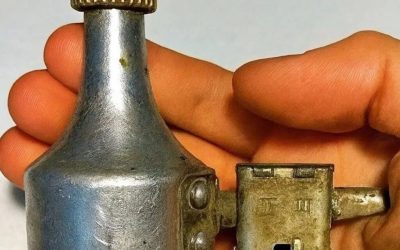 Mio figlio ha trovato questo nel nostro giardino… e ora ci chiediamo a cosa serva questa strana cosa. Sapete cosa vedete nella foto?