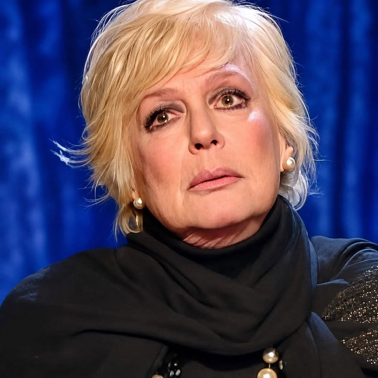 Loretta Goggi, è arrivato il triste annuncio (1 / 2)